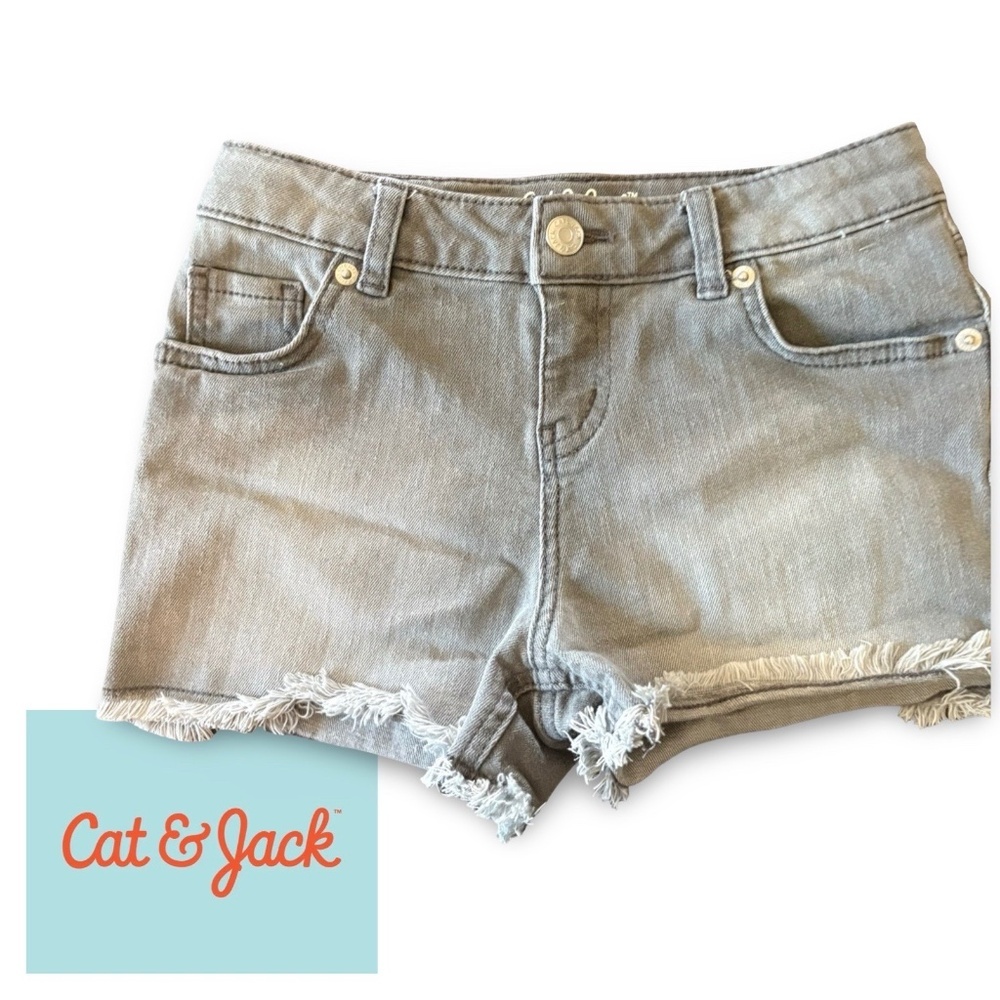 Girls' Cat & Jack Classic Frayed Hem Jean Shorts - Picture 2 of 15
